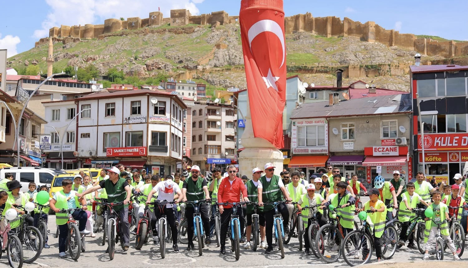 Bayburt’ta Sağlık İçin Pedallar Döndü: 13. Geleneksel Yeşilay Bisiklet Turu Coşkuyla Gerçekleşti!